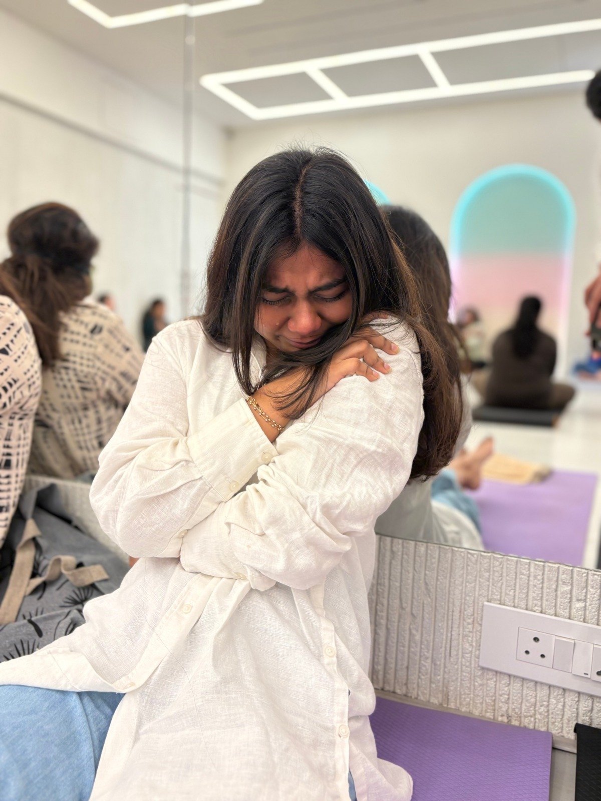 Sound bath session with crystal bowls